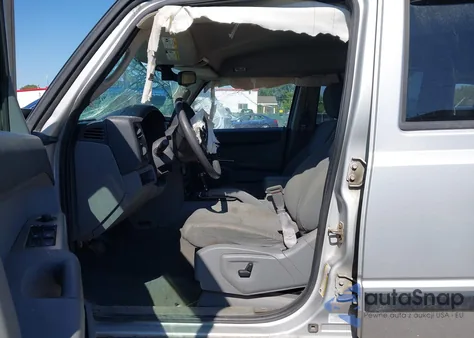 2006 Jeep Commander из США, поврежденный, VIN 1J8HG48N76C131206